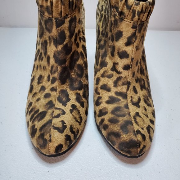 *SOLD* Sam & Libby Selena Leopard Print Ankle Booties - Picture 5 of 12